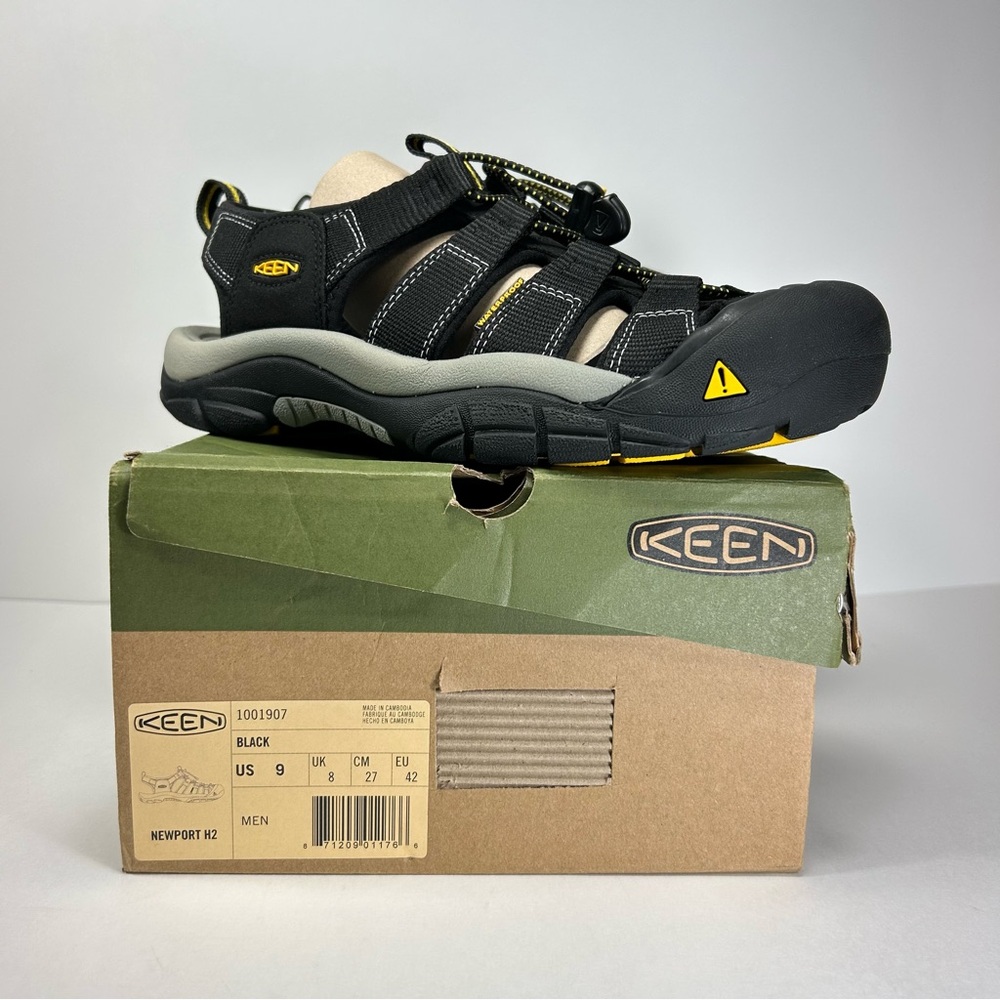 Keen Newport H2 Waterfront Sandal Men’s Size 9 Black Brand New Non- Marking Sole